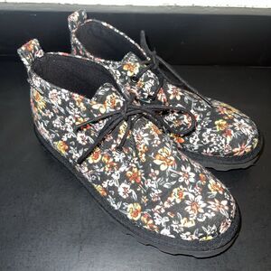 BEARPAW Youth Skye Chukka Booties, Black & Floral, Size 4, New Without Box